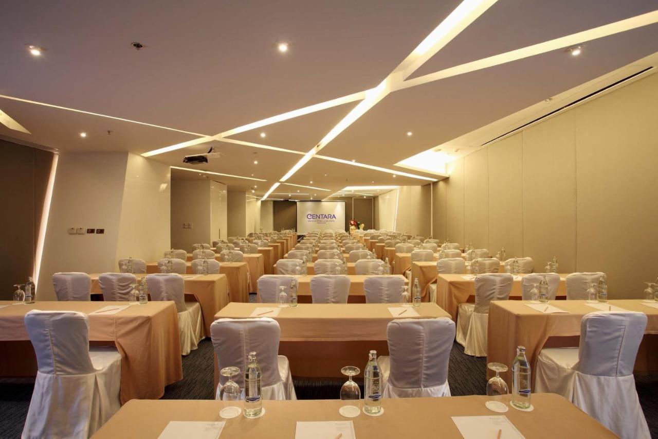 Centara Watergate Pavilion Hotel Банкок Екстериор снимка