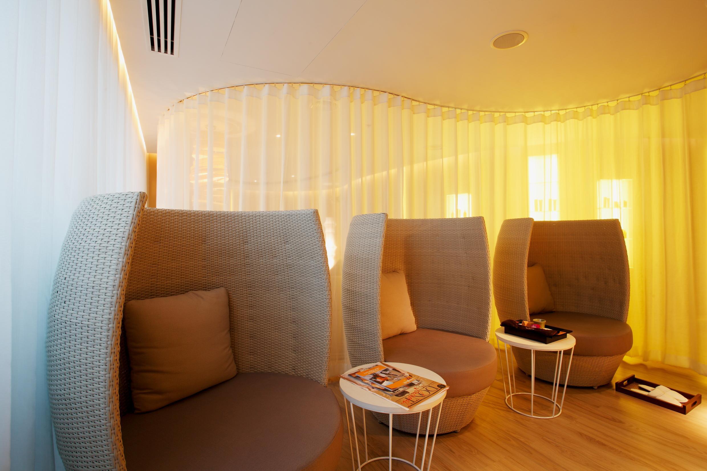Centara Watergate Pavilion Hotel Банкок Екстериор снимка