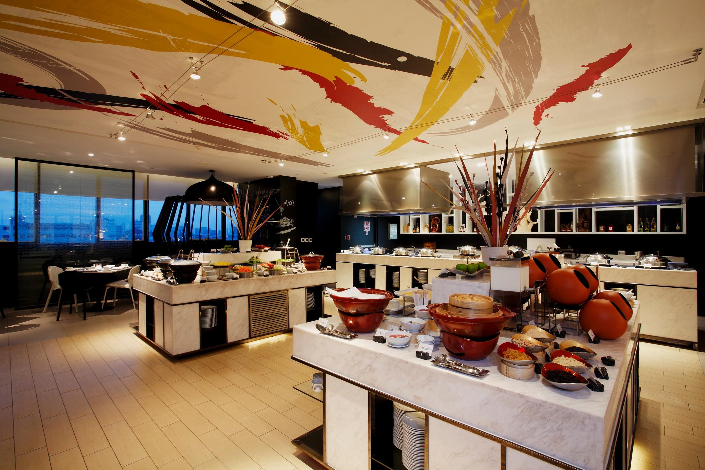 Centara Watergate Pavilion Hotel Банкок Екстериор снимка