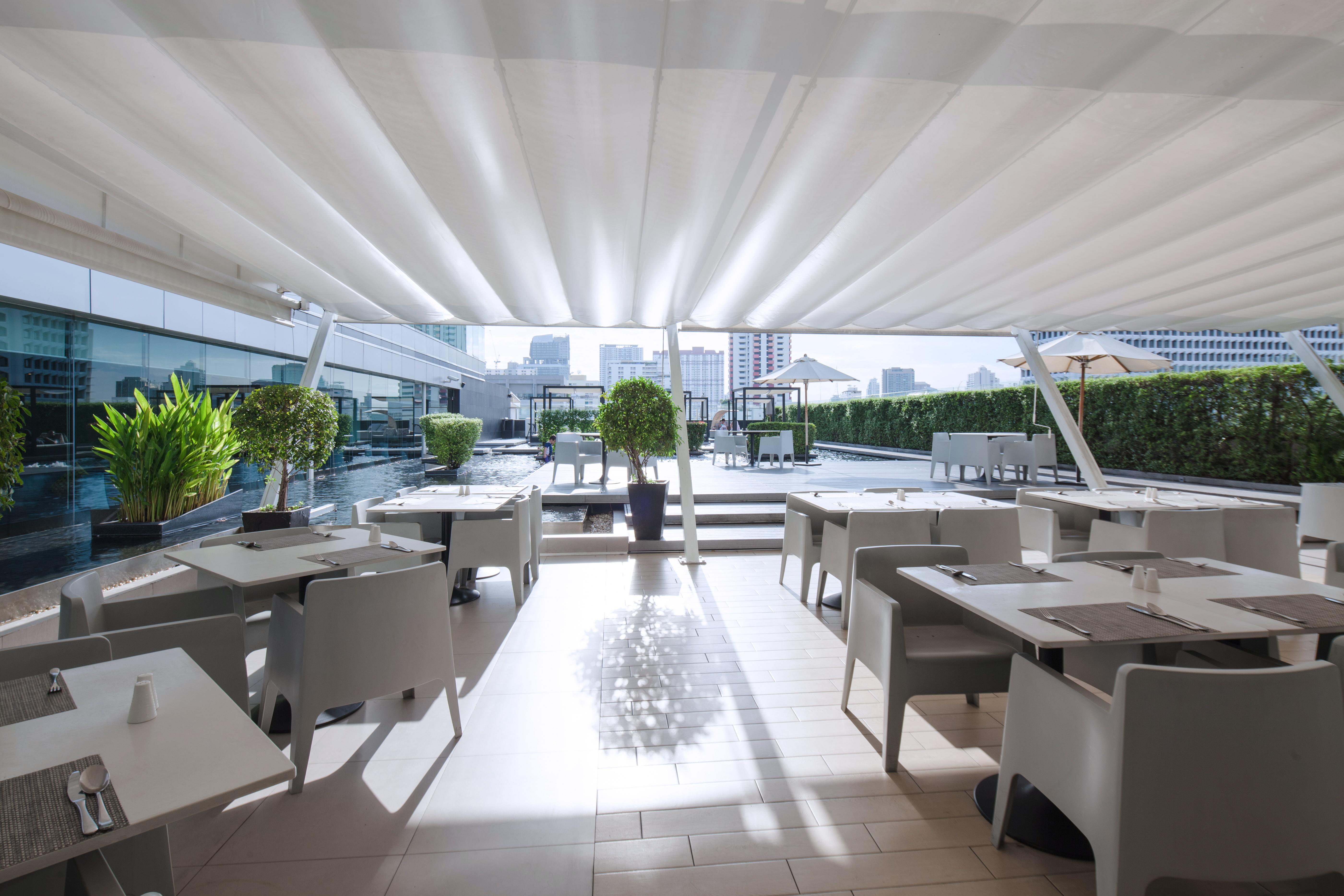 Centara Watergate Pavilion Hotel Банкок Екстериор снимка